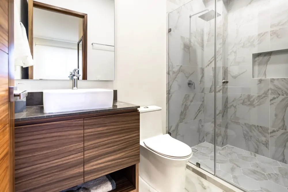 Quinta San Miguel Ocean & Canal - Bathroom with walk-in shower